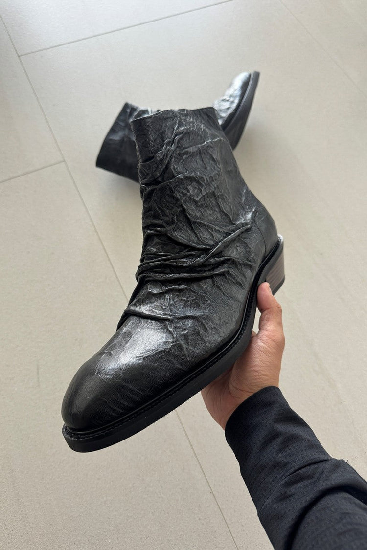 Wrinkled Pointed Chelsea Boots — TERRAINCOGNITA — view 3