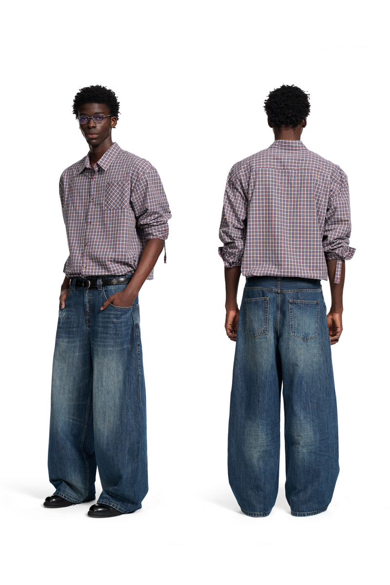 Distressed Straight Leg Jeans