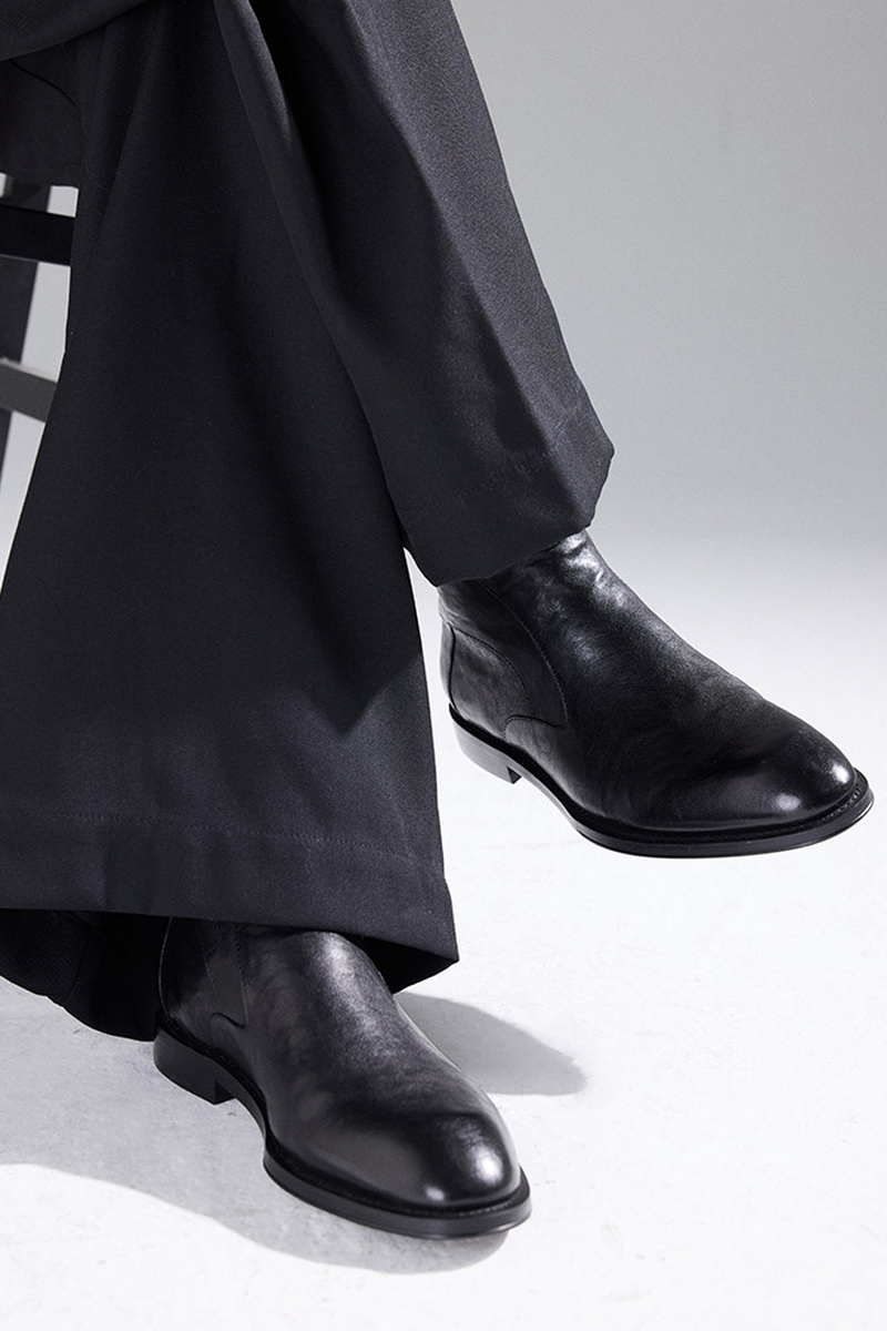 Pointed Chelsea Boots