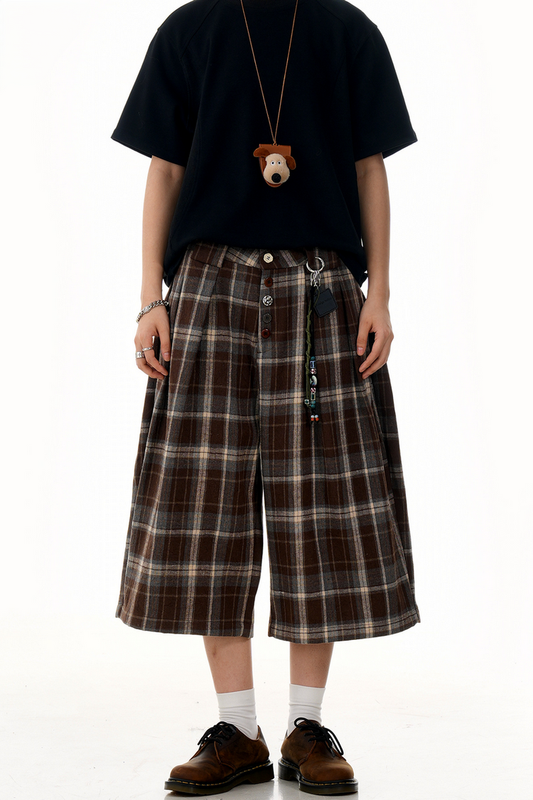 Retro Plaid Wide Shorts — Trenqor Basics — view 3