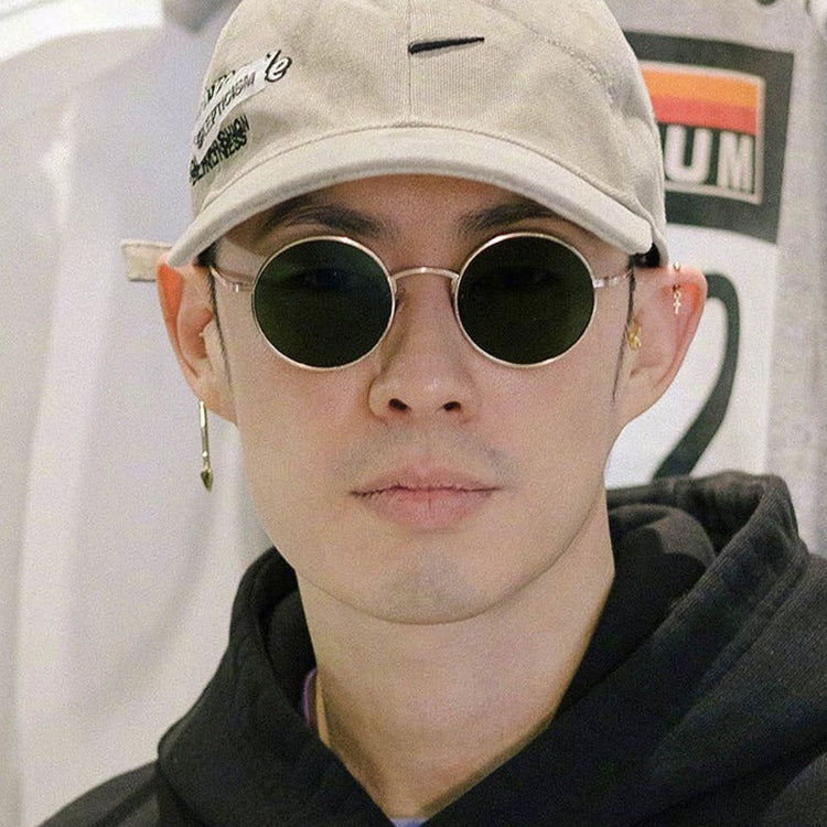 Retro Round Sunglasses — Trenqor Basics — view 9