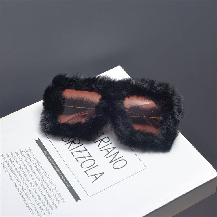 Furry Large Sunglasses — Trenqor Basics — view 6